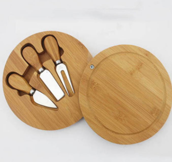 Tabla de queso redonda de bambú 25cm con 3 accesorios ChickShop Chile.